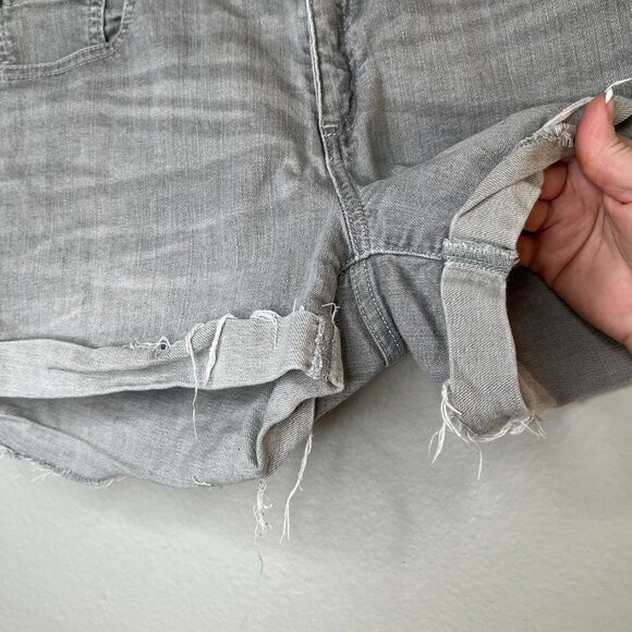 Gap Womens Gray Denim mid rise Slim Shorts rolled hem Size 31r - Picture 5 of 11